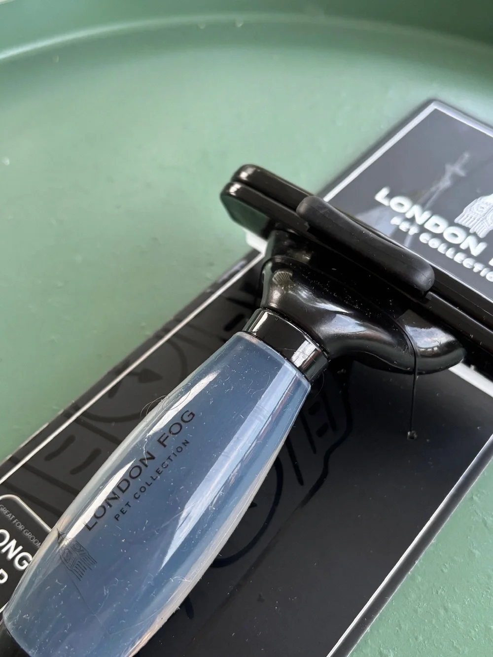 London Fog Deshedding Brush with Blue Gel Handle